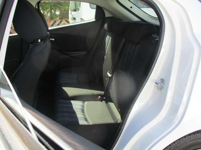 Mazda DEMIO 2015-01 11181-19