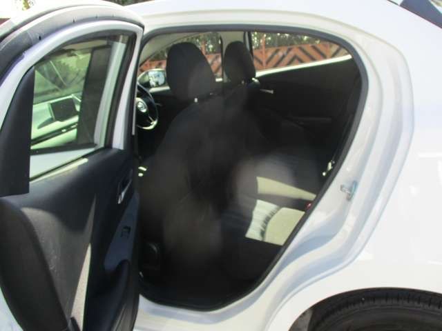 Mazda DEMIO 2015-01 11181-18