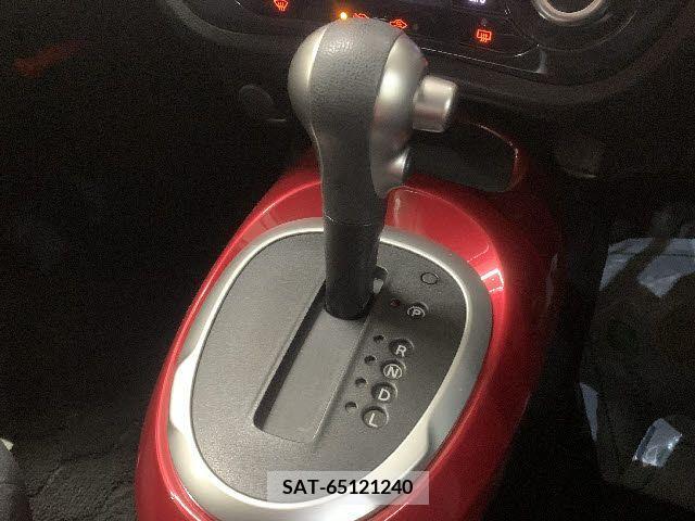 Nissan JUKE 2012-03 320481-19