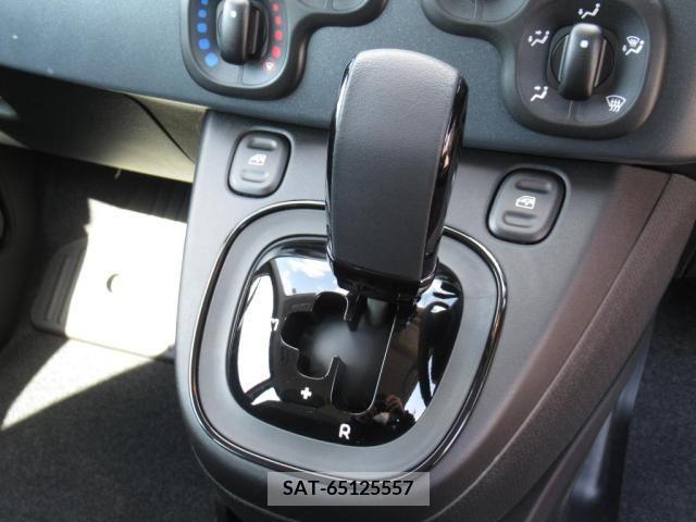 Fiat PANDA 2023-01 338387-13