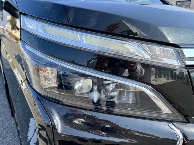 Toyota VOXY 2018-06 12617-17