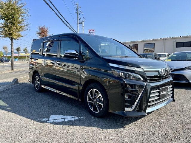 Toyota VOXY 2018-06 12617-2