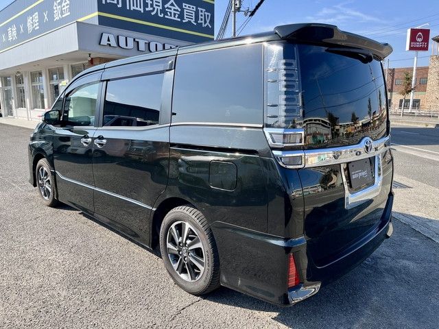 Toyota VOXY 2018-06 12617-7