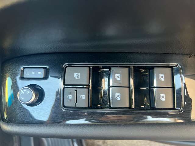 Toyota ALPHARD HYBRID 2018-02 27648-8