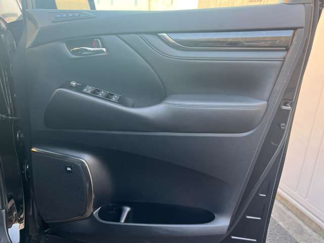 Toyota ALPHARD HYBRID 2018-02 27648-7