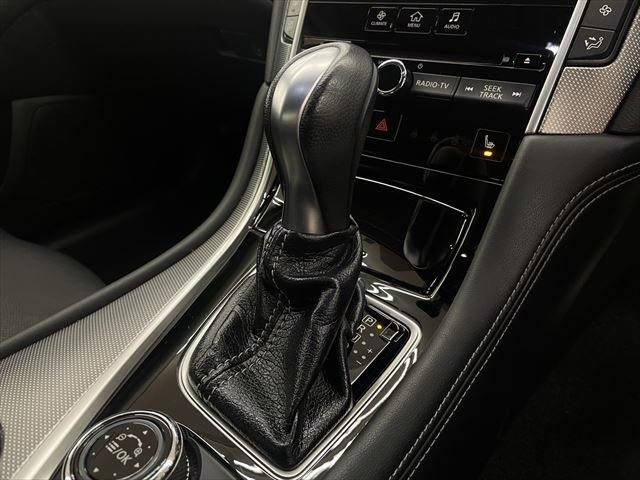 Nissan SKYLINE 2015-03 191047-25