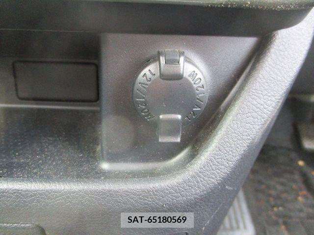 Toyota VOXY 2013-03 395027-11