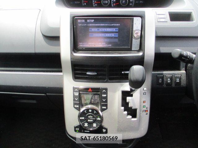Toyota VOXY 2013-03 395027-4