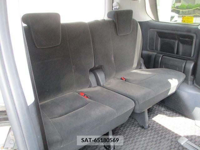 Toyota VOXY 2013-03 395027-21