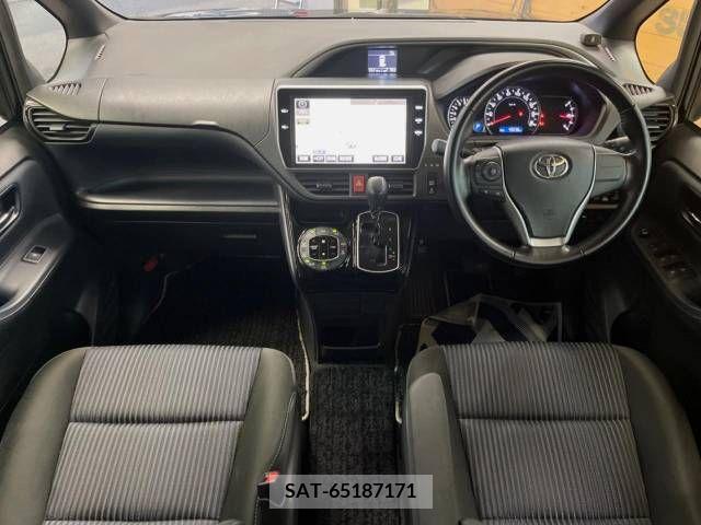 Toyota VOXY 2017-01 321498-1