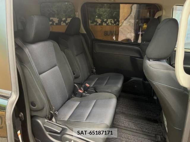 Toyota VOXY 2017-01 321498-9