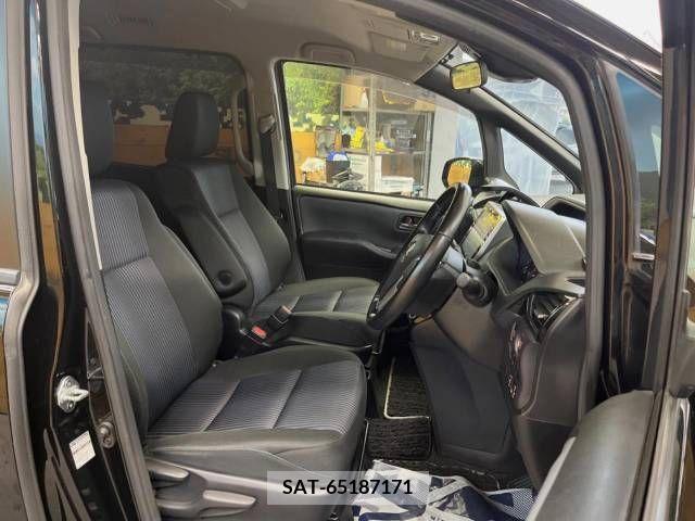 Toyota VOXY 2017-01 321498-8