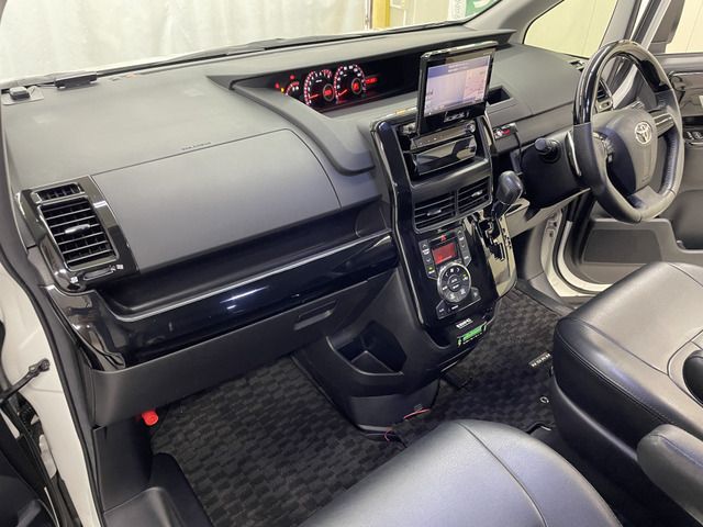 Toyota NOAH 2010-07 189223-7