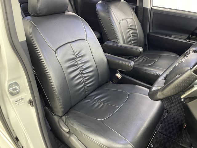 Toyota NOAH 2010-07 189223-6