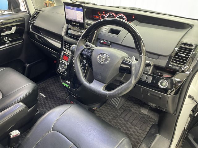 Toyota NOAH 2010-07 189223-5