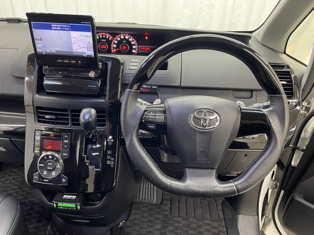 Toyota NOAH 2010-07 189223-18