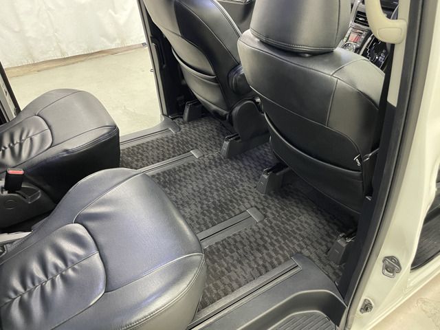 Toyota NOAH 2010-07 189223-12