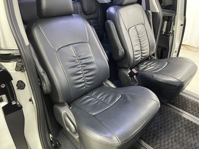 Toyota NOAH 2010-07 189223-11