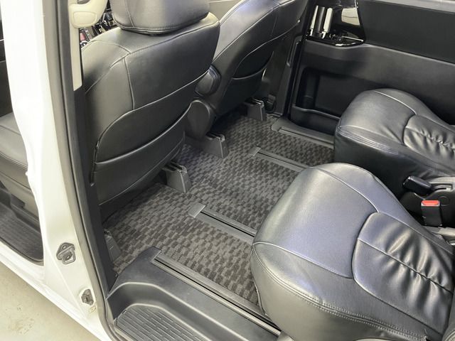 Toyota NOAH 2010-07 189223-10