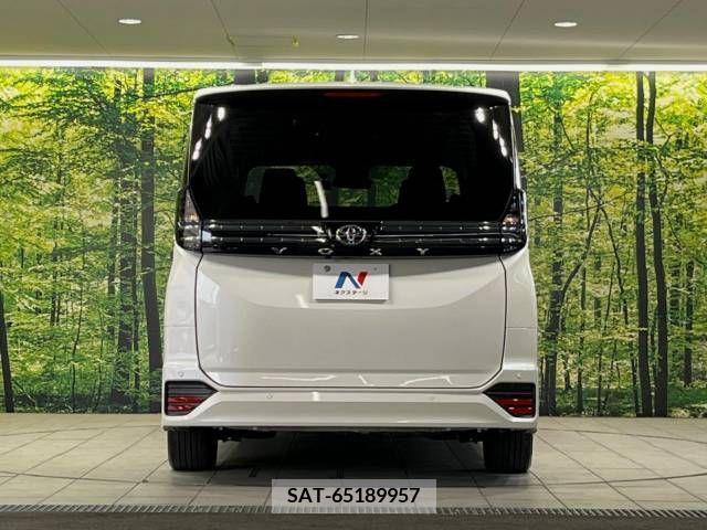 Toyota VOXY 2022-11 332985-15