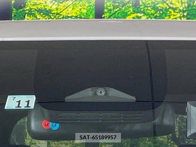 Toyota VOXY 2022-11 332985-2
