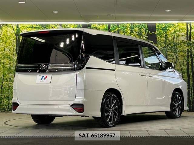 Toyota VOXY 2022-11 332985-17