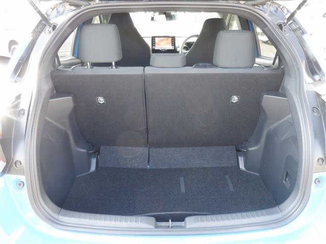 Toyota YARIS 2020-03 14275-8