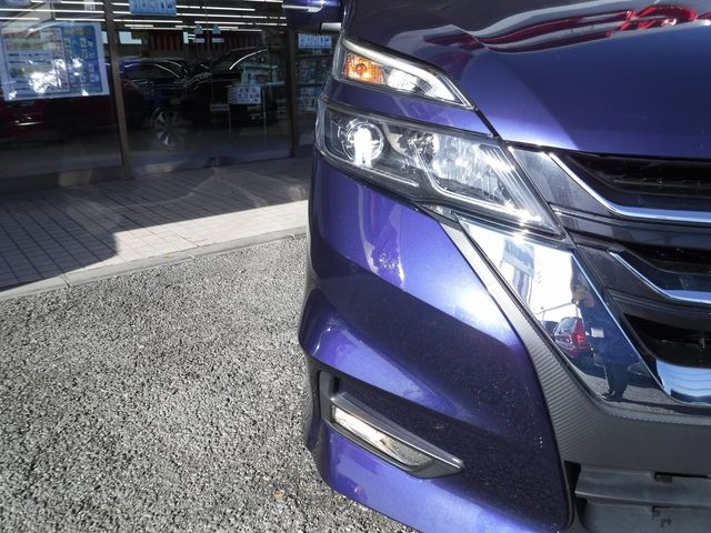 Nissan SERENA 2017-08 27443-4