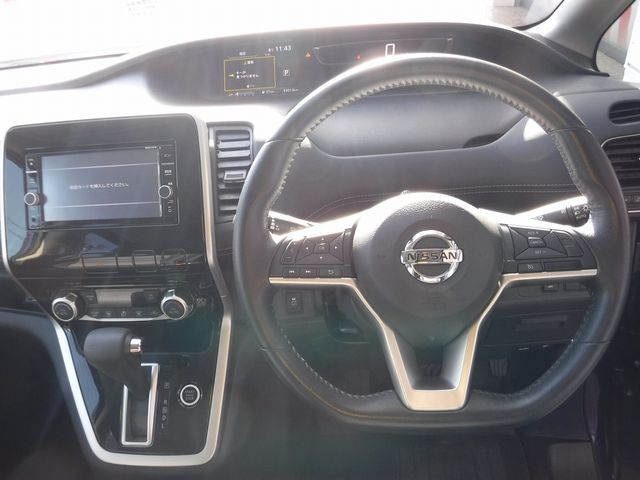 Nissan SERENA 2017-08 27443-1