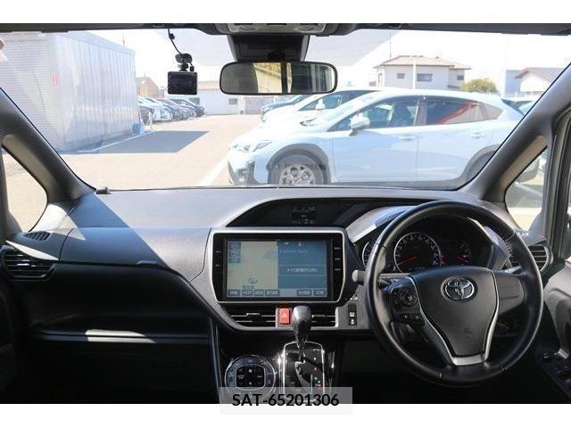 Toyota NOAH 2016-10 210393-14