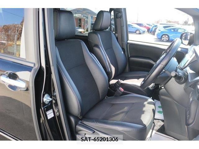 Toyota NOAH 2016-10 210393-12