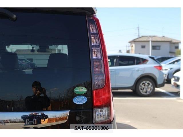 Toyota NOAH 2016-10 210393-10