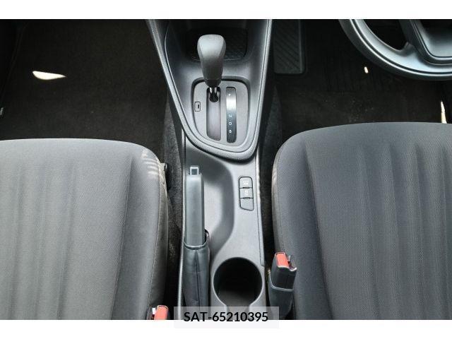 Toyota YARIS 2021-05 308740-19