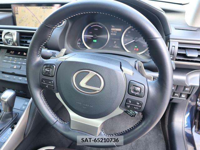 Lexus IS 2019-09 391854-12