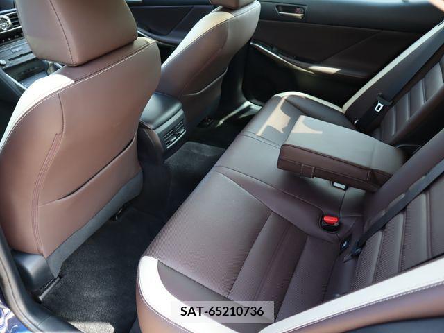 Lexus IS 2019-09 391854-11