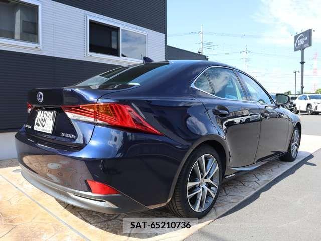 Lexus IS 2019-09 391854-6