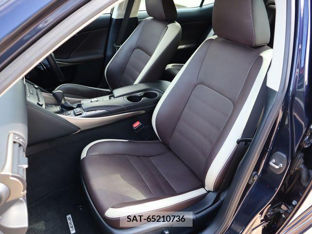 Lexus IS 2019-09 391854-9