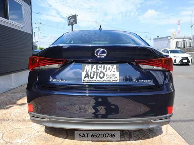 Lexus IS 2019-09 391854-5
