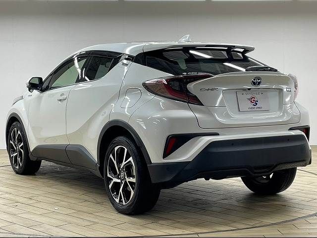 Toyota C-HR 2017-03 23388-16