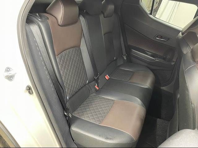 Toyota C-HR 2017-03 23388-9