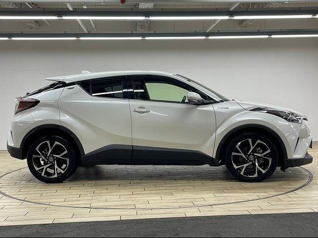 Toyota C-HR 2017-03 23388-13