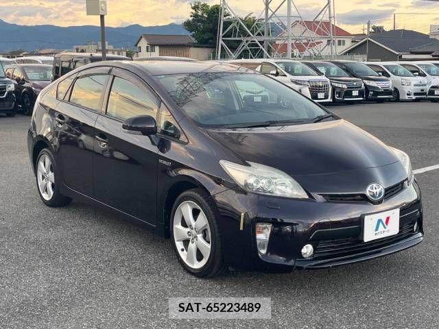 Toyota PRIUS 2013-10 366571-16