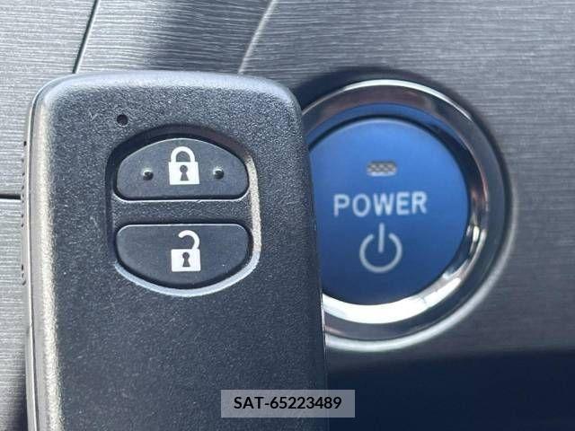 Toyota PRIUS 2013-10 366571-7