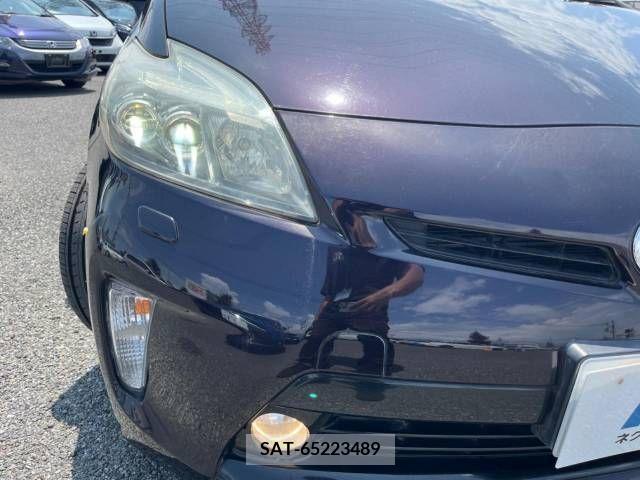 Toyota PRIUS 2013-10 366571-12