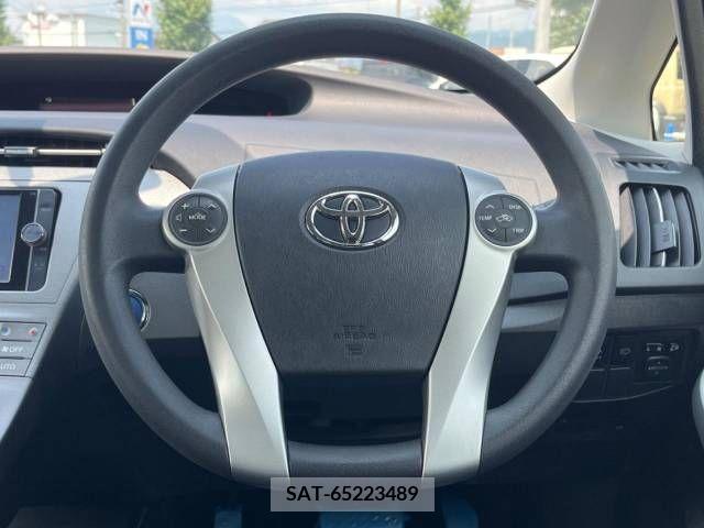 Toyota PRIUS 2013-10 366571-11