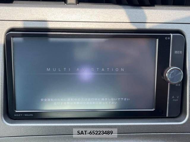 Toyota PRIUS 2013-10 366571-2