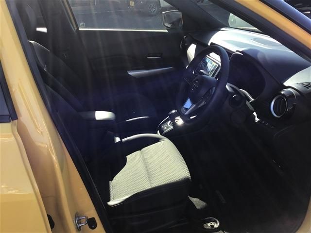 Nissan KICKS 2020-09 14514-16
