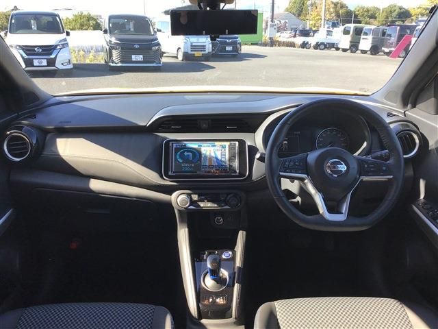 Nissan KICKS 2020-09 14514-1