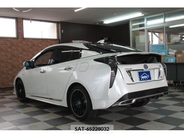 Toyota PRIUS 2017-03 247476-1