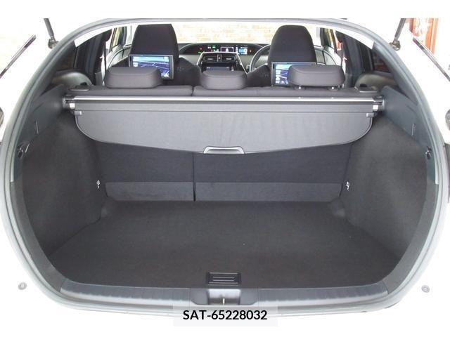 Toyota PRIUS 2017-03 247476-11